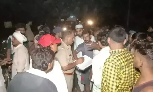 Kanpur Dehat : सड़क हादसे में 5 लोगों की हुई मौत, बस से कार टकराई Kanpur Dehat : सड़क हादसे में 5 लोगों की हुई मौत, बस से कार टकराई