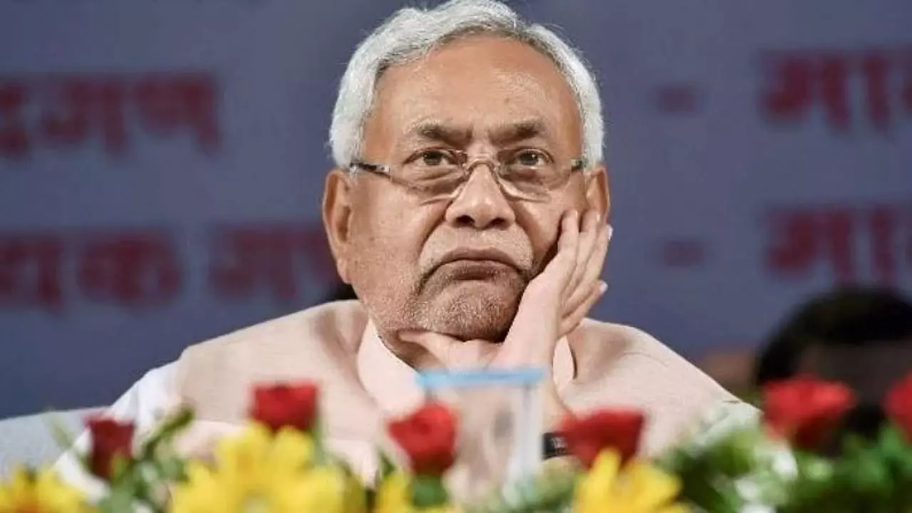 उतरती कलई नीतीश बाबू की... उतरती कलई नीतीश बाबू की...