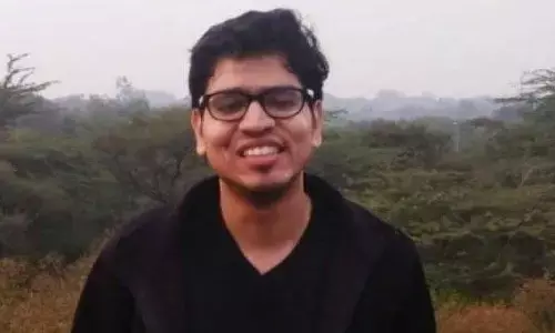 मन में अगर सच्ची लगन हो तो कोई भी काम असंभव नहीं है, कुछ ऐसी ही कहानी है UPSC में 7 वीं रैंक लाने वाले नेत्रहीन सम्यक जैन की मन में अगर सच्ची लगन हो तो कोई भी काम असंभव नहीं है, कुछ ऐसी ही कहानी है UPSC में 7 वीं रैंक लाने वाले नेत्रहीन सम्यक जैन की