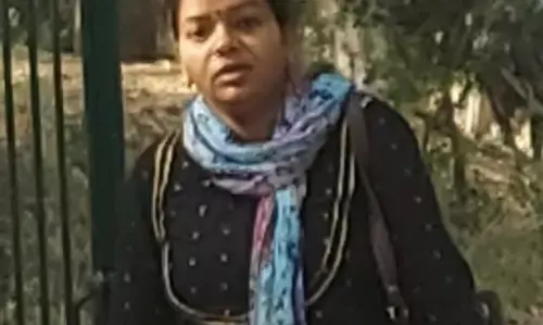 Ayodhya News: यूपी में दिनदहाड़े शिक्षिका सुप्रिया वर्मा की चाकू से गोदकर हत्या Ayodhya News: यूपी में दिनदहाड़े शिक्षिका सुप्रिया वर्मा की चाकू से गोदकर हत्या