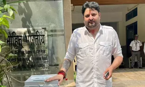 बीजेपी नेता मोहित कंबोज के खिलाफ मुंबई पुलिस ने की FIR दर्ज, करोड़ों के हेरफेर का मामला बीजेपी नेता मोहित कंबोज के खिलाफ मुंबई पुलिस ने की FIR दर्ज, करोड़ों के हेरफेर का मामला