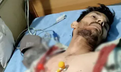 J&K : कश्मीर में एक और हिंदू कर्मचारी की हत्या, कुलगाम में बैंक मैनेजर विजय कुमार की आतंकियों ने की गोली मारकर की हत्या