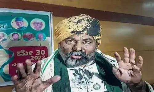 Farmers Leader Rakesh Tikait: राकेश सिंह टिकैत पर हमला करने वाले तीन आरोपियों ने लिया यू-टर्न और बोले क्यों किया हमला? Farmers Leader Rakesh Tikait: राकेश सिंह टिकैत पर हमला करने वाले तीन आरोपियों ने लिया यू-टर्न और बोले क्यों किया हमला?