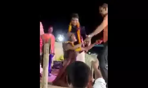 लालगंज में मंहगा पड़ा दरोगा को ठुमके लगाना:निलम्बित सीओ की जांच आख्या पर चढ़ा एसपी का पारा, विभागीय जांच के दिए निर्देश, देखिए वीडियो