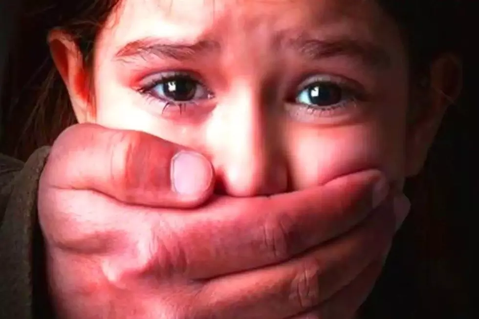 Alwar Crime News: 5 साल की मासूम से पुजारी ने रेप किया, बालिका काे मंदिर में लग गया, मासूम चिल्लाई तो मां दौड़ी आई