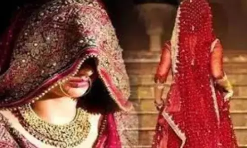 Himachal Pradesh News: मंडप में दूल्हे को छोड़ दुल्हन हो गई फरार, सच्चाई जानकर उड़ गए सभी के होश Himachal Pradesh News: मंडप में दूल्हे को छोड़ दुल्हन हो गई फरार, सच्चाई जानकर उड़ गए सभी के होश