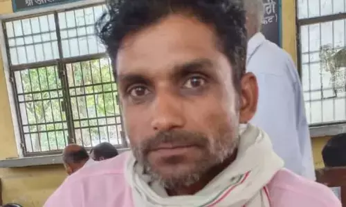 यूपी में अजीबोगरीब कारनामा, साहब! मैं तो जिंदा हूं, लेखपाल ने मुझे मृत दिखाकर वरासत किसी और के नाम कर दी