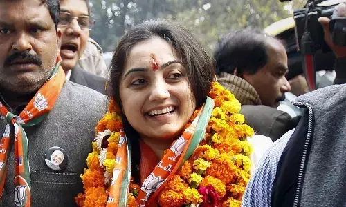 पैगंबर मोहम्मद पर विवादित टिप्पणी के बाद बीजेपी नेता नूपुर शर्मा और नवीन कुमार पार्टी से निलंबित