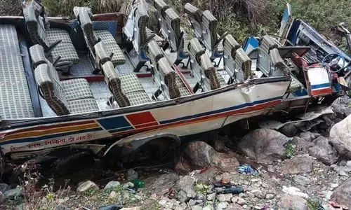 Uttarakhand Accident : उत्तराखंड हादसे में एक ही परिवार के चार लोगों की मौत, एक ही गांव के 8 लोग मरे पूरे गांव में नहीं जले है आज चूल्हे
