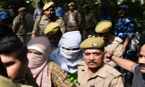 Kanpur Breaking News: इंशाअल्लाह थोड़ी देर में वीडियो आएगा..., और फिर मिले 141 व्हाट्सएप ग्रुप में मिले चौंकाने वाले मैसेज Kanpur Breaking News: इंशाअल्लाह थोड़ी देर में वीडियो आएगा..., और फिर मिले 141 व्हाट्सएप ग्रुप में मिले चौंकाने वाले मैसेज