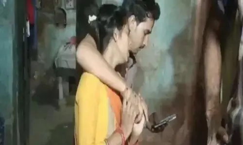 बिहार के समस्तीपुर में एक ही परिवार के 5 लोगों ने फांसी से लटककर आत्महत्या कर ली बिहार के समस्तीपुर में एक ही परिवार के 5 लोगों ने फांसी से लटककर आत्महत्या कर ली