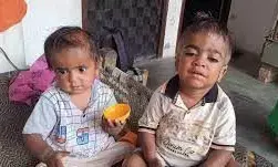 प्लीज मेरे बच्चे को बचा लो, माँ रो रोकर ये बोली