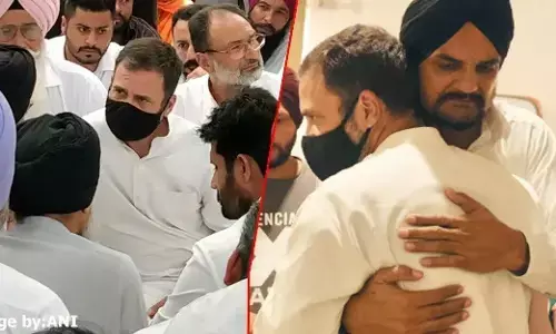राहुल गांधी ने सिद्धू मूसेवाला के परिजनों से की मुलाकात, पिता को गले लगाकर ढांढस बंधाया
