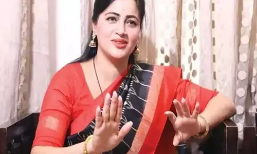 Navneet Rana case: संसदीय पैनल ने नवनीत राणा मामले में महाराष्ट्र के DGP, मुंबई पुलिस आयुक्त को किया तलब Navneet Rana case: संसदीय पैनल ने नवनीत राणा मामले में महाराष्ट्र के DGP, मुंबई पुलिस आयुक्त को किया तलब