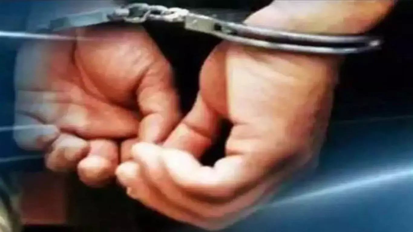कर्नाटक: दलित युवक के साथ प्रेम संबंध पर पिता ने 17 वर्षीय बेटी की गला दबाकर हत्या की, आत्मसमर्पण किया