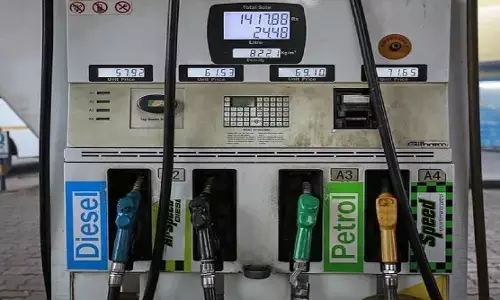 Petrol Diesel Price Today: рдкреЗрдЯреНрд░реЛрд▓-рдбреАрдЬрд▓ рдХреЗ рджрд╛рдо рдореЗрдВ рд░рд╛рд╣рдд рдорд┐рд▓реА рдпрд╛ рдмрдврд╝ рдЧрдП рджрд╛рдо, рдЬрд╛рдиреЗрдВ рдЖрдЬ рдХреЗ рднрд╛рд╡ Petrol Diesel Price Today: рдкреЗрдЯреНрд░реЛрд▓-рдбреАрдЬрд▓ рдХреЗ рджрд╛рдо рдореЗрдВ рд░рд╛рд╣рдд рдорд┐рд▓реА рдпрд╛ рдмрдврд╝ рдЧрдП рджрд╛рдо, рдЬрд╛рдиреЗрдВ рдЖрдЬ рдХреЗ рднрд╛рд╡