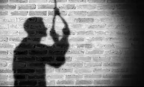 हॉस्टल रूम में लटकता मिला MBBS के छात्र का शव हॉस्टल रूम में लटकता मिला MBBS के छात्र का शव