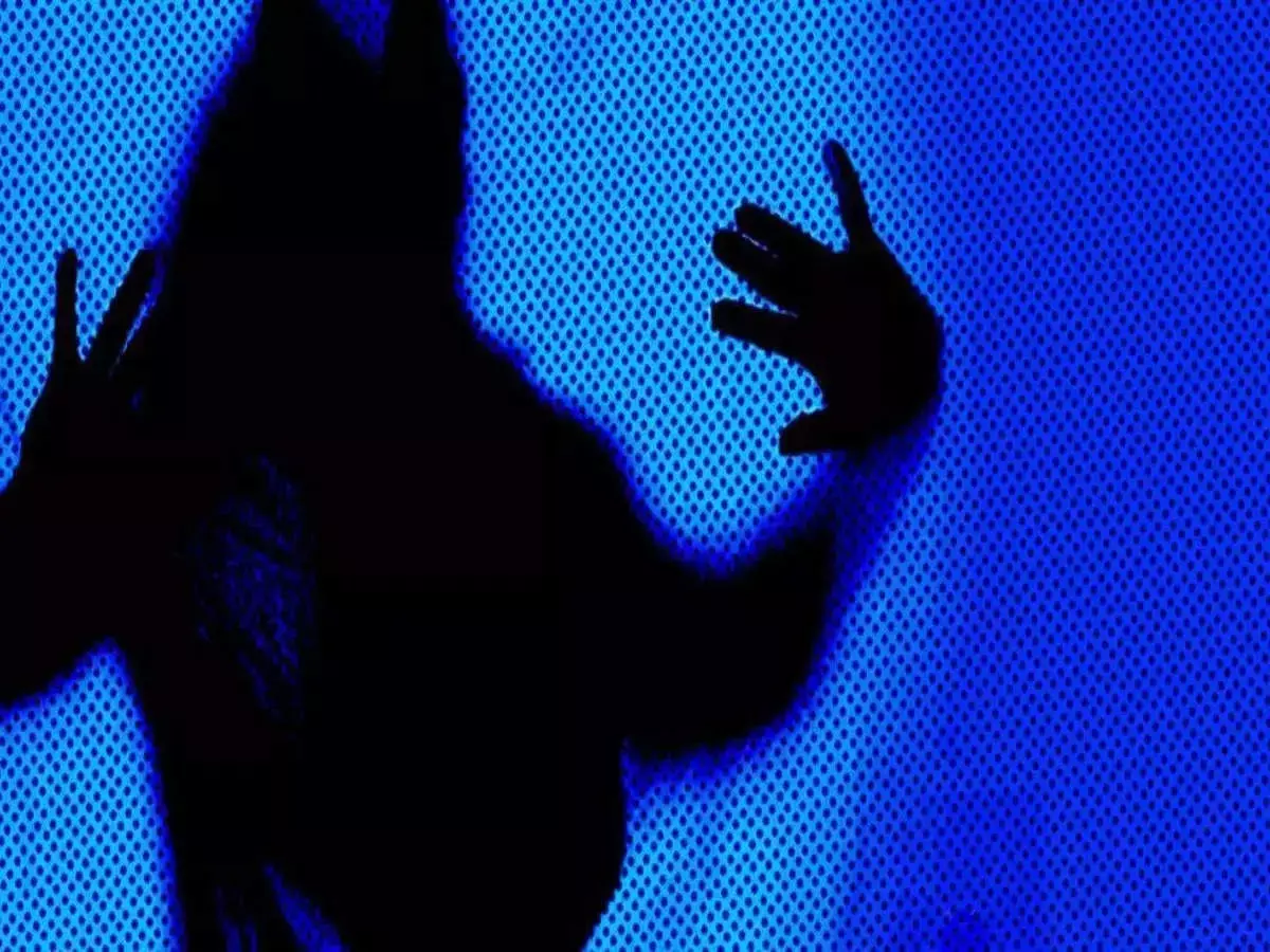 MP: दो युवकों ने नाबालिग लड़की के साथ किया सामूहिक बलात्कार, अपने दोस्त को दिखाया लाइव