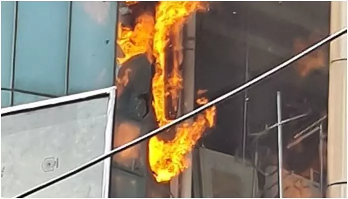 अयोध्या स्टेट बैंक ऑफ इंडिया के ब्रांच में लगी भीषण आग, कागजात जलकर हुए खाक