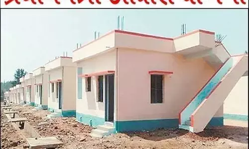 मानबेला में बन रहे प्रधानमंत्री आवास योजना में बड़ा फर्जीवाड़ा देखने को मिला है, जालसाजों ने महिला से ठगे लाखों रुपए मानबेला में बन रहे प्रधानमंत्री आवास योजना में बड़ा फर्जीवाड़ा देखने को मिला है, जालसाजों ने महिला से ठगे लाखों रुपए