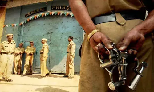 फर्जी प्रमाणपत्र के सहारे 15 साल से नौकरी कर रहे 10 जेलकर्मी होंगे बर्खास्त फर्जी प्रमाणपत्र के सहारे 15 साल से नौकरी कर रहे 10 जेलकर्मी होंगे बर्खास्त