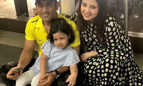 MS Dhoni के घर आए 2 नन्हे मेहमान, Sakshi Dhoni ने Video शेयर कर दी जानकारी MS Dhoni के घर आए 2 नन्हे मेहमान, Sakshi Dhoni ने Video शेयर कर दी जानकारी