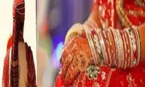 शादी की रस्म मटकोड़ के दिन लड़की के घर पहुंच गया प्रेमी, बोला शादी करूंगा तो सिर्फ मैं शादी की रस्म मटकोड़ के दिन लड़की के घर पहुंच गया प्रेमी, बोला शादी करूंगा तो सिर्फ मैं
