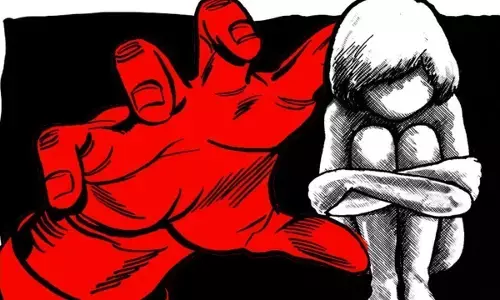 भोपाल के सरकारी स्कूल में चौथी कक्षा की बच्ची से दरिंदगी, पुलिस ने आरोपी को पकड़ा भोपाल के सरकारी स्कूल में चौथी कक्षा की बच्ची से दरिंदगी, पुलिस ने आरोपी को पकड़ा