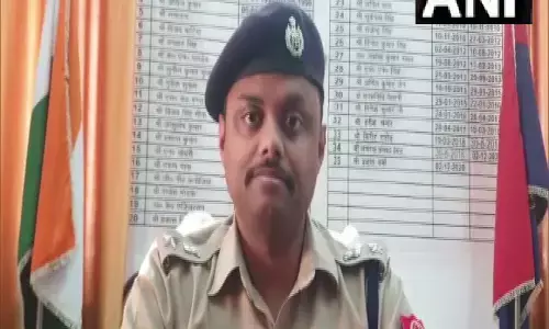 सलमान ने  13 और 17 साल की दो बहनों के साथ शारीरिक संबंध बनाए और उनको बेचने जा रहा था , तभी हुआ पुलिस से सामना