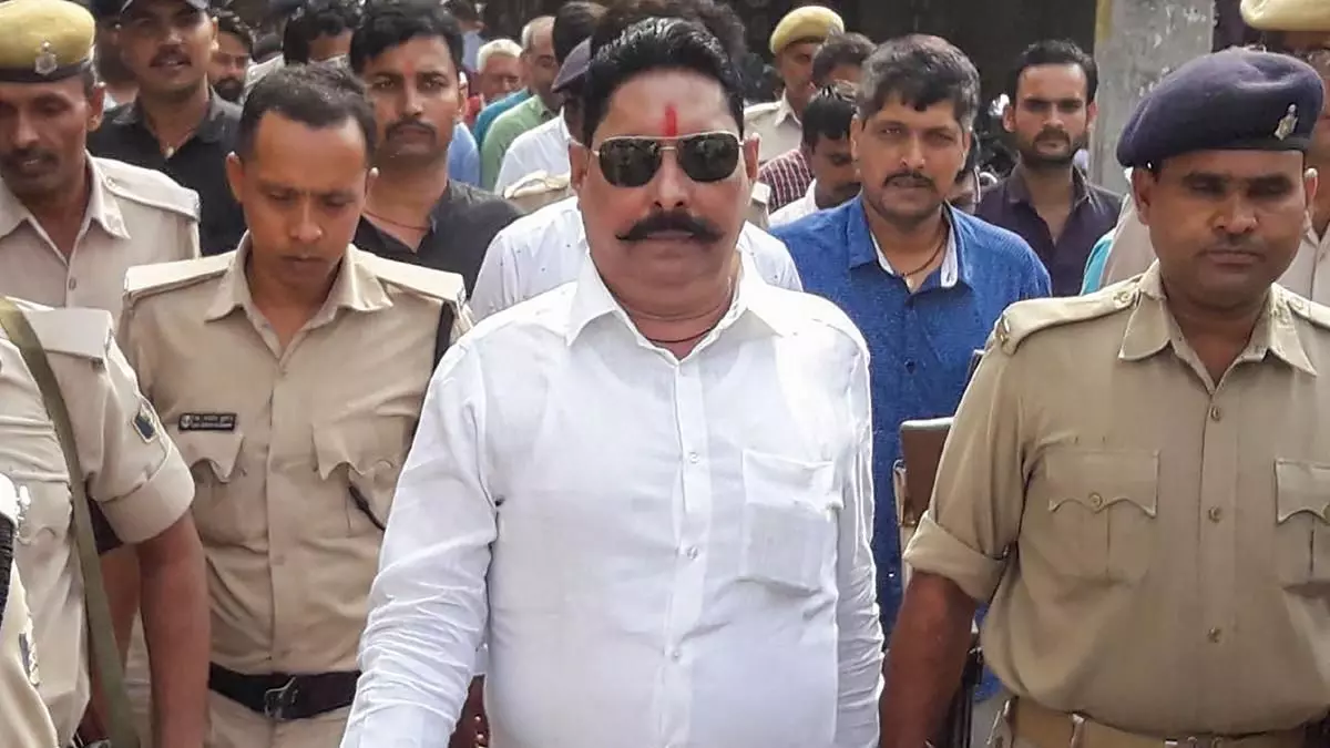 बिहार के बाहुबली विधायक अनंत सिंह दोषी करार, 21 जून को सजा सुनाएगी अदालत, घर से मिले थे हैंड ग्रेनेड व अन्य हथियार बिहार के बाहुबली विधायक अनंत सिंह दोषी करार, 21 जून को सजा सुनाएगी अदालत, घर से मिले थे हैंड ग्रेनेड व अन्य हथियार