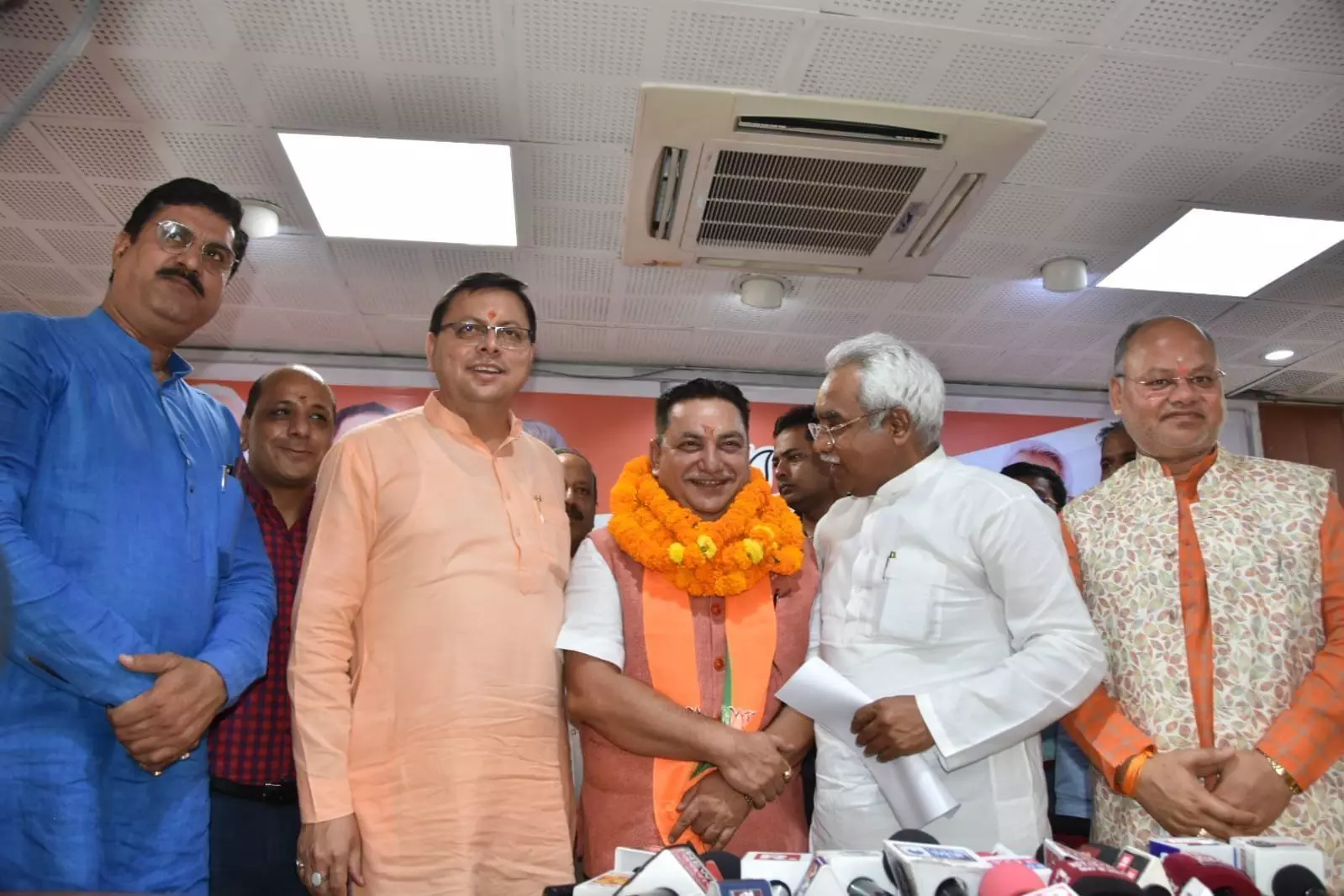 उत्तराखंड AAP अध्यक्ष पद से इस्तीफा देने वाले दीपक बाली BJP में शामिल उत्तराखंड AAP अध्यक्ष पद से इस्तीफा देने वाले दीपक बाली BJP में शामिल