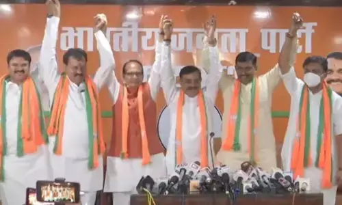 मध्यप्रदेश के तीन विधायक बीजेपी में शामिल मध्यप्रदेश के तीन विधायक बीजेपी में शामिल