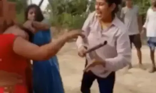 पुलिस की निष्क्रियता के चलते हुई मारपीट में महिला गंभीर रूप से घायल