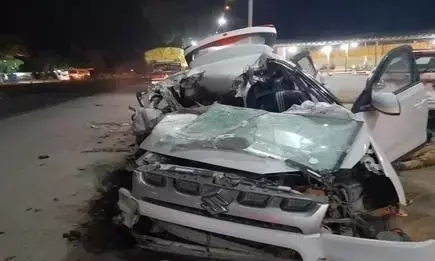 यूपी के बस्ती जिले में सड़क हादसे में एक ही परिवार के चार लोगों की मौत तीन घायल, कार हुई चकनाचूर यूपी के बस्ती जिले में सड़क हादसे में एक ही परिवार के चार लोगों की मौत तीन घायल, कार हुई चकनाचूर