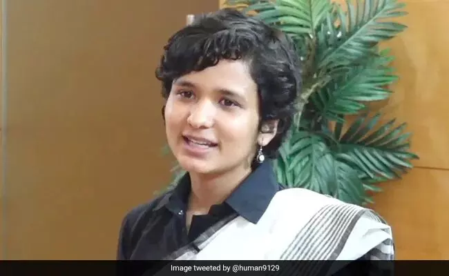 अग्निपथ योजना को लेकर UPSC टॉपर श्रुति शर्मा ने कही ये बड़ी बात अग्निपथ योजना को लेकर UPSC टॉपर श्रुति शर्मा ने कही ये बड़ी बात