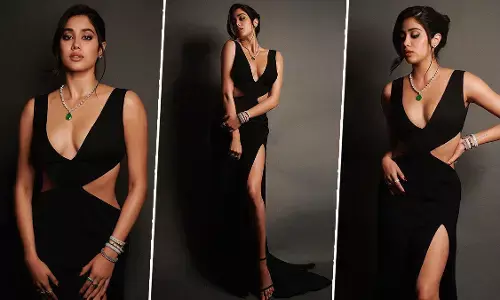 Janhvi Kapoor ने स्टाइलिश और हॉट अवतार अवॉर्ड इवेंट में लगाया चार चांद, देखें ये Sexy Photos