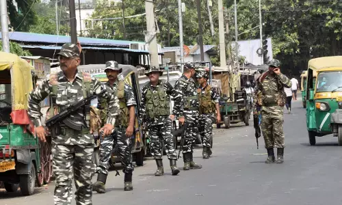 Agnipath Scheme Row: बिहार में हिंसक विरोध के बाद बढ़ाई गई BJP नेताओं की सुरक्षा, भाजपा कार्यालय में तैनात की गई SSB Agnipath Scheme Row: बिहार में हिंसक विरोध के बाद बढ़ाई गई BJP नेताओं की सुरक्षा, भाजपा कार्यालय में तैनात की गई SSB