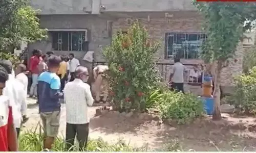 दो सगे भाइयों के परिवार के सभी 9 लोगों की संदिग्ध हालत में मिली लाश, मचा हड़कंप, देखें वीडियो दो सगे भाइयों के परिवार के सभी 9 लोगों की संदिग्ध हालत में मिली लाश, मचा हड़कंप, देखें वीडियो