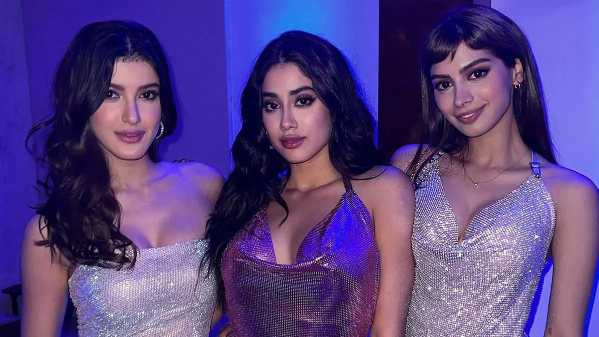 Janhvi Kapoor Sexy Video: Sexy Dress पहन कपूर बहन Janhvi Kapoor, Khushi Kapoor और Shanaya ने बढ़ाया टेम्परेचर Janhvi Kapoor Sexy Video: Sexy Dress पहन कपूर बहन Janhvi Kapoor, Khushi Kapoor और Shanaya ने बढ़ाया टेम्परेचर