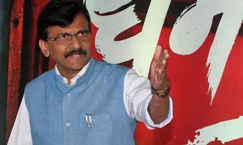 महाराष्ट्र में सरकार गिराने की कोशिश पर शिवसेना नेता संजय राऊत ने बीजेपी को दी ये सलाह महाराष्ट्र में सरकार गिराने की कोशिश पर शिवसेना नेता संजय राऊत ने बीजेपी को दी ये सलाह