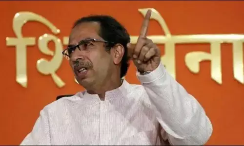 महाराष्ट्र सरकार पर संकट के बादल, 10-12 शिवसेना विधायकों के साथ गायब हुए मंत्री एकनाथ शिंदे महाराष्ट्र सरकार पर संकट के बादल, 10-12 शिवसेना विधायकों के साथ गायब हुए मंत्री एकनाथ शिंदे