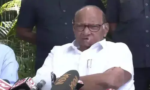 Maharashtra Political Crisis: शरद पवार का बड़ा बयान, कहा- हम उद्धव के साथ, तीसरी बार हो रही सरकार गिराने की साजिश Maharashtra Political Crisis: शरद पवार का बड़ा बयान, कहा- हम उद्धव के साथ, तीसरी बार हो रही सरकार गिराने की साजिश