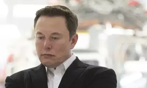 दुनिया के सबसे रईस इंसान Elon Musk की ट्रांसजेंडर बेटी पहुंची कोर्ट, पिता से नहीं रखना चाहती कोई संबंध, जानिए- क्या है वजह दुनिया के सबसे रईस इंसान Elon Musk की ट्रांसजेंडर बेटी पहुंची कोर्ट, पिता से नहीं रखना चाहती कोई संबंध, जानिए- क्या है वजह
