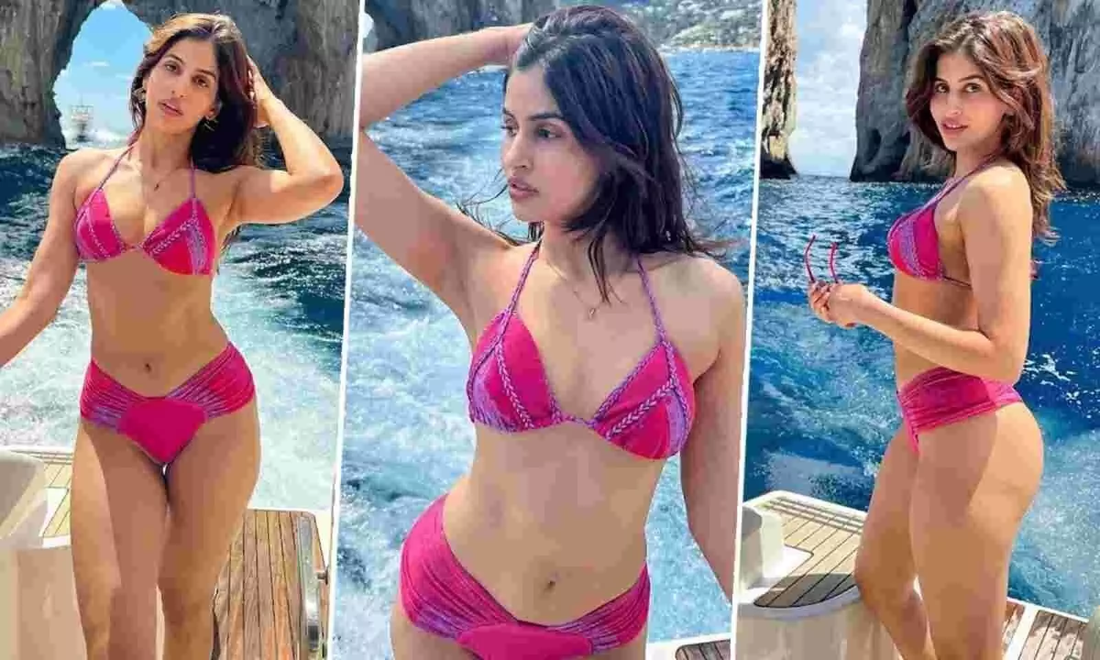 एक्ट्रेस Sakshi Malik ने गुलाबी बिकिनी पहनकर दिखाई हॉट अदा, बोल्डनेस से भरे Photos और Videos हुए Viral एक्ट्रेस Sakshi Malik ने गुलाबी बिकिनी पहनकर दिखाई हॉट अदा, बोल्डनेस से भरे Photos और Videos हुए Viral