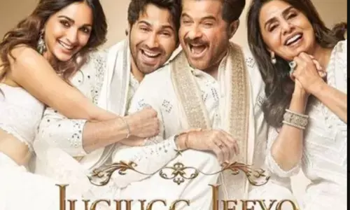 मूवी रिव्यू : कॉमेडी और इमोशंस का जबर्दस्त मिक्सअप है फिल्म जुग जुग जियो मूवी रिव्यू : कॉमेडी और इमोशंस का जबर्दस्त मिक्सअप है फिल्म जुग जुग जियो