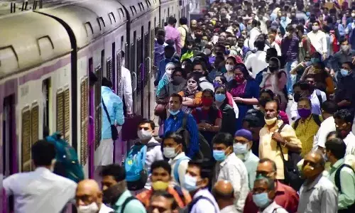 कोरोना की चौथी लहर का डर, महाराष्ट्र में इन लोगों के लिए अनिवार्य हुआ मास्क