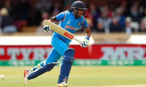 विराट-रोहित के साथ स्पेशल क्लब में शामिल हुईं स्मृति मंधाना, हरमनप्रीत ने तोड़ा मिताली राज का बड़ा रिकॉर्ड विराट-रोहित के साथ स्पेशल क्लब में शामिल हुईं स्मृति मंधाना, हरमनप्रीत ने तोड़ा मिताली राज का बड़ा रिकॉर्ड