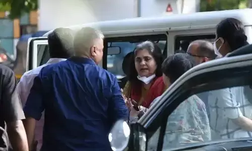 तीस्ता सीतलवाड़ हुई गिरफ्तार, सरकार को बदनाम करने की साजिश का आरोप