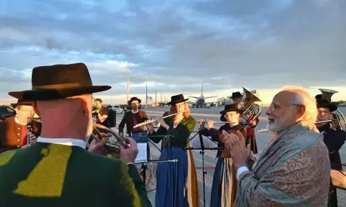 PM Modi in Germany: जी-7 शिखर सम्मेलन में भाग लेने के लिए म्यूनिख पहुंचे पीएम मोदी, एयरपोर्ट पर कुछ ऐसे हुआ स्वागत