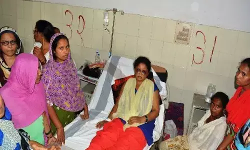 वैश्या--- बहरहाल चलिये कल सुबह डॉक्टर साहब देखेंगे तब वही कंडीशन बता पाएंगे। आप निश्चिंत रहें हम लोग अच्छे से देखभाल करेंगे इनकी वैश्या--- बहरहाल चलिये कल सुबह डॉक्टर साहब देखेंगे तब वही कंडीशन बता पाएंगे। आप निश्चिंत रहें हम लोग अच्छे से देखभाल करेंगे इनकी